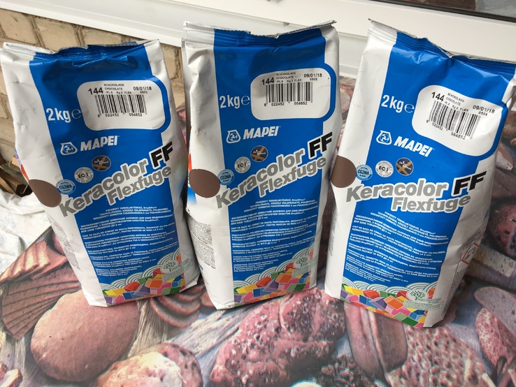 Fuga Mapei 3-ri opak. po 2 kg. kolor 144 czekolada., numer zdjęcia 2