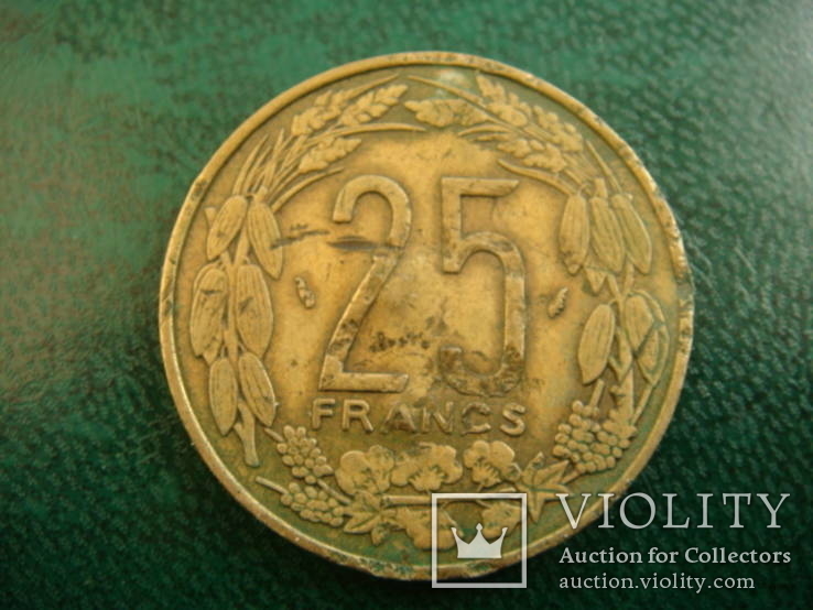 Камерун 25 франков 1982, фото №2