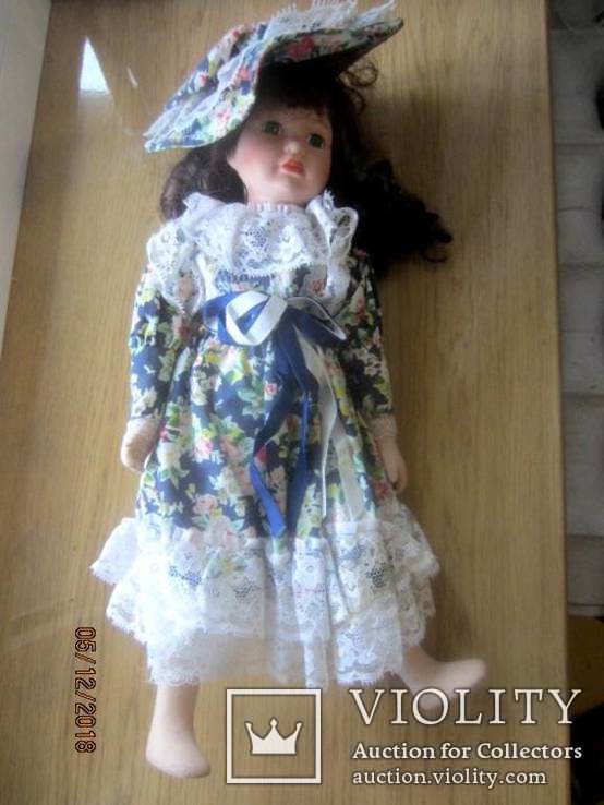 Кукла коллекционная фарфоровая Promenade Collection Elizabeth, фото №2