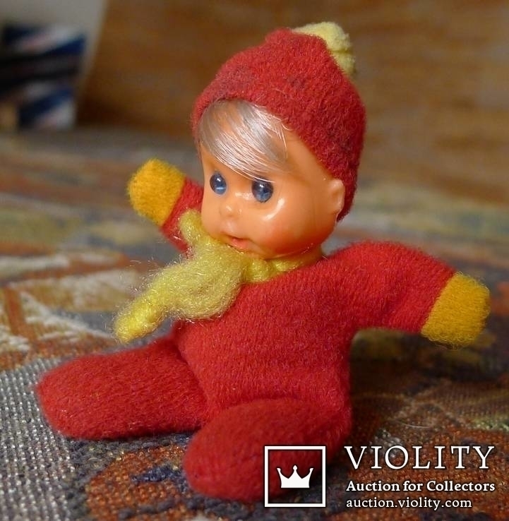 Импортная кукла из пластмассы с набивным туловищем., фото №3