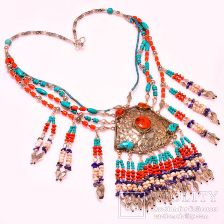 Ожерелье в этностиле с кораллами,бирюзой и лазуритами