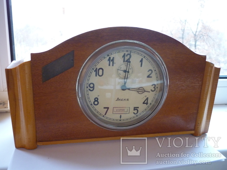 Часы "Весна" с секундомером и днями недели 1964 год