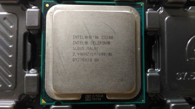 Процессор Intel Celeron E3200 /2(2)/ 2.4GHz  + термопаста 0,5г, фото №3