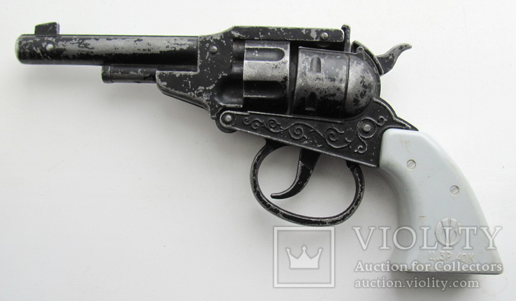 Игрушечный револьвер на пистонах, СССР