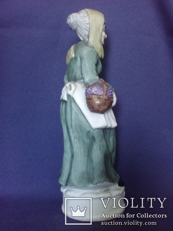 Статуэтка Бабушка с корзинкой. Бисквитный фарфор. Бельгия, фото №4