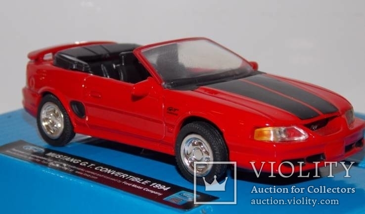 1:43 Ford Mustang Convertible  1994, фото №2