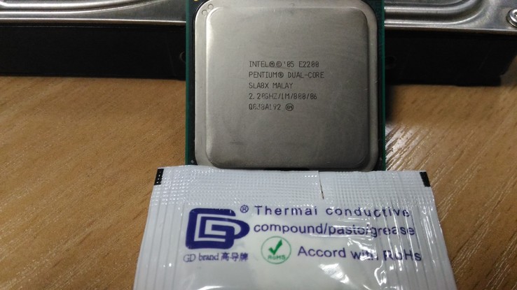 Процессор Intel Pentium E2200 /2(2)/ 2.2GHz  + термопаста 0,5г, фото №3