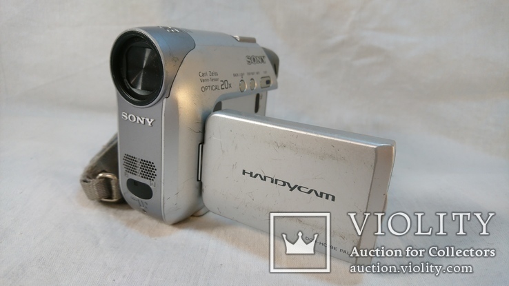 Видеокамера Sony DCR-HC19E