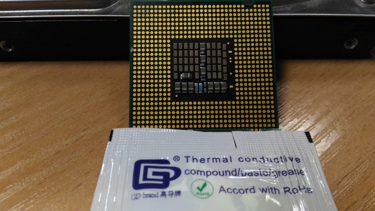 Процессор Intel Xeon X3220 /4(4)/ 2.4GHz + термопаста 0,5г, фото №5