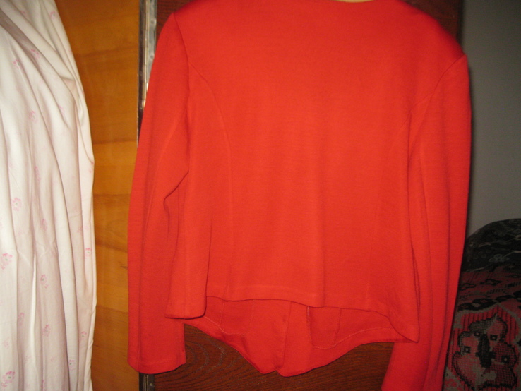 Пиджак женский трикотажный красного цвета, фото №5