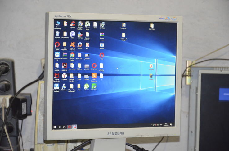 Монитор Samsung 710N, numer zdjęcia 3