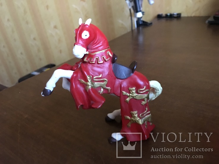 Фигурка коня рыцаря Papo 2001 Horse Pvc Figure