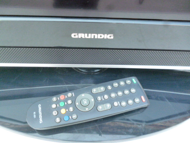 Телевізор GRUNDIG 26 VLC 9140 S з Німеччини, numer zdjęcia 4