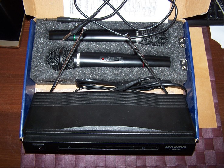 Комплект беспроводных динамических микрофонов HYUNDAI H-DM500