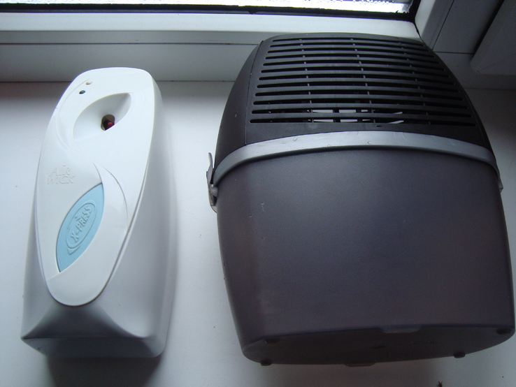 Автоматичний освіжувач повітря+осушувач повітря