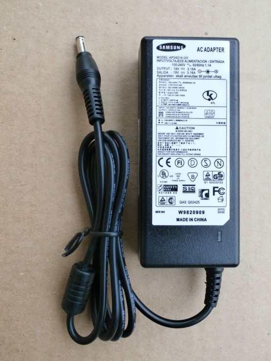 Блок питания SAMSUNG 19V 3.16A 5.5 *3.0 mm 60W ORIGINAL