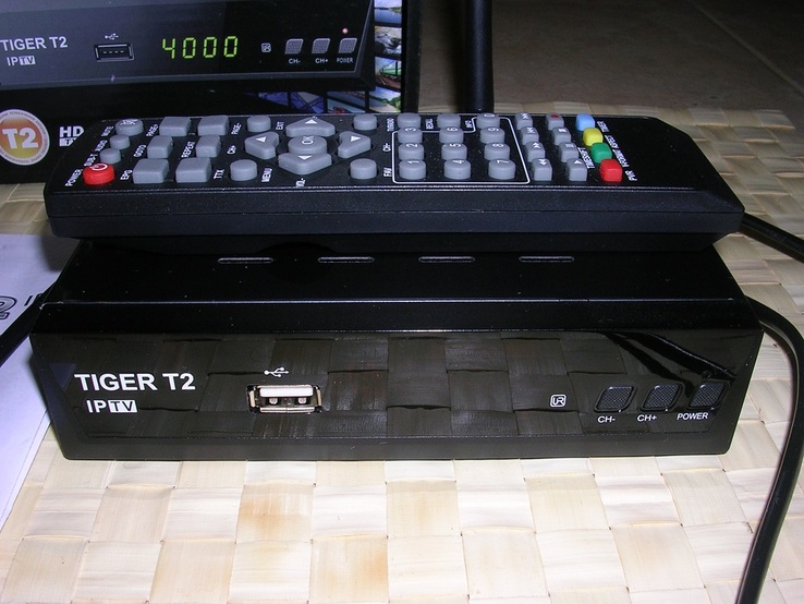 Цифровой спутниковый HD ресивер TIGER T2 ,+wifi адаптер для инет