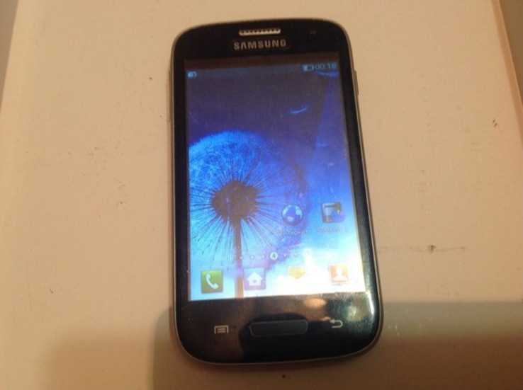 Сенсорный телефон Samsung I9300 FM