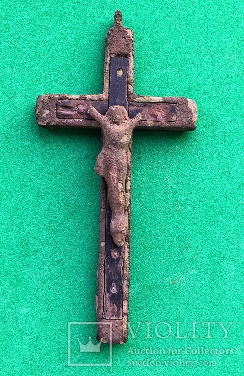 Католический крест с Иисусом на реставрацию