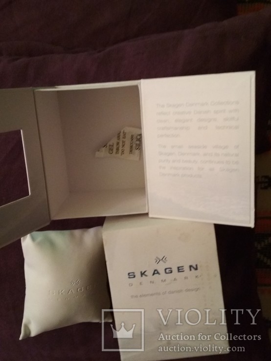 Коробка от женских наручных часов  Skagen PKGSK0121 + подушечка.