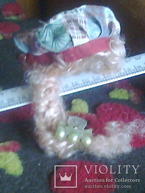 Кукольная шапочка со вшитыми вовнутрь волосиками (причёской) и косой., фото №2