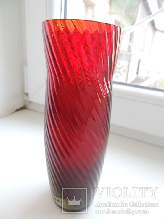 Ваза цветное красное рубиновое рифленое стекло СССР 19 см 1960е, фото №3