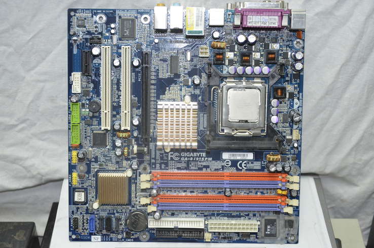 Материнская плата Gigabyte GA-8I915PM + Intel 3.0 ГГц, фото №2