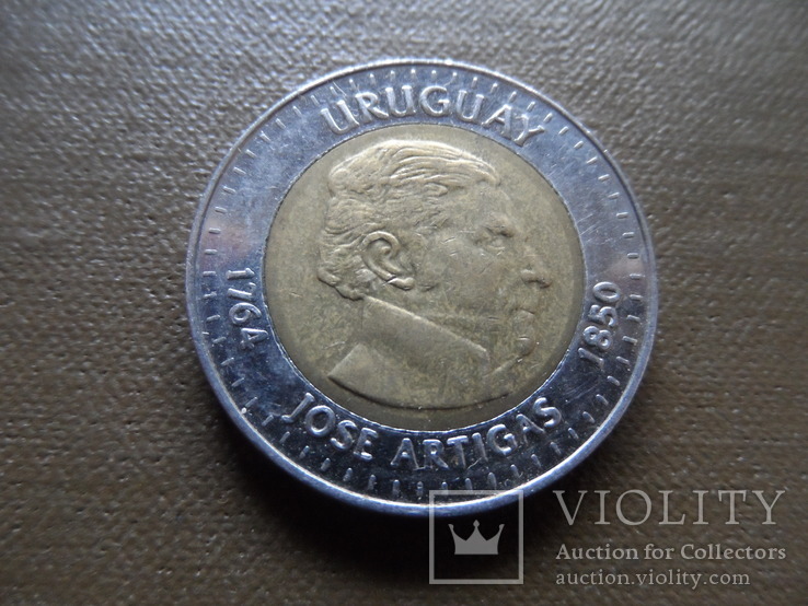 10 песо 2000  Уругвай   (11.8.1)~, фото №3