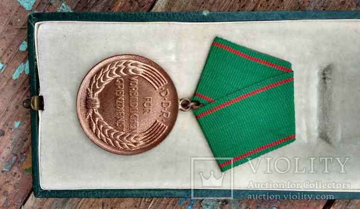 Медаль пограничника ГДР 1953.  № 6985, фото №3