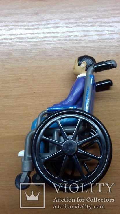 Игрушка мужчина инвалид коляска, фото №4