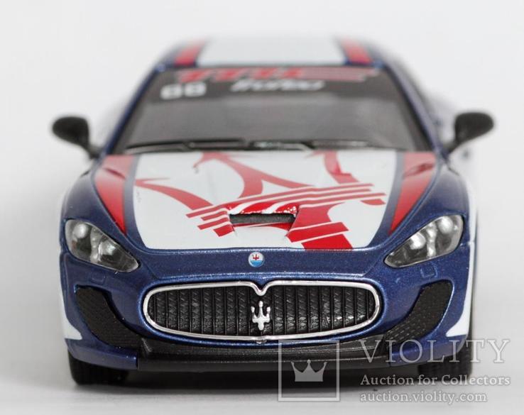 1:38 Kinsmart Maserati GranTurismo MC Stradale (Racing), фото №7