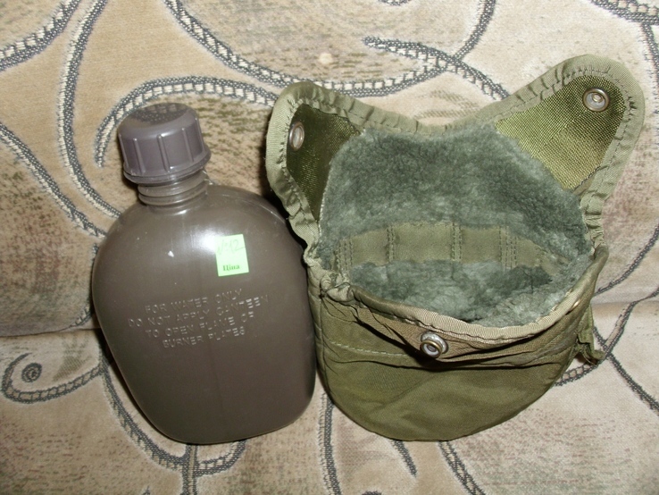 Фляга пластиковая коричневая с термочехлом олива США (лот №12)
