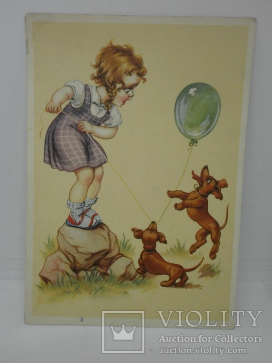Открытка Девочка с собачками. Собаки играют с шариком, фото №2