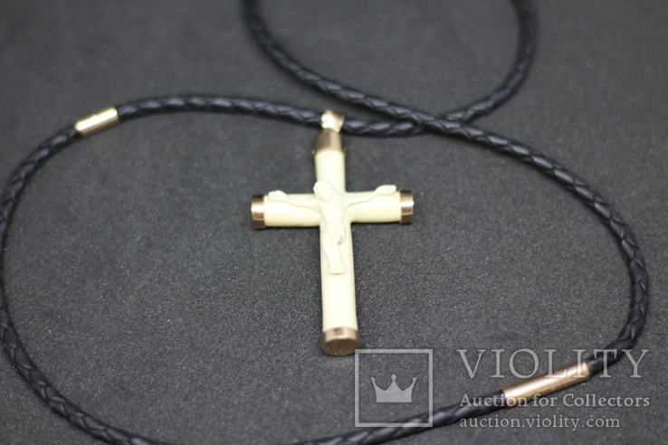 Православный крест из бивня Мамонта, золота и кожаного шнурка, фото №2