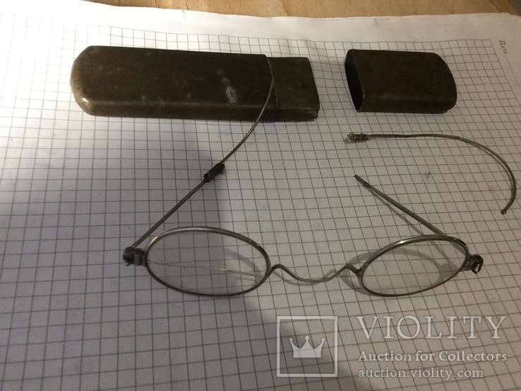 Старовинні окуляри з втратами в саморобному чохлі, фото №2