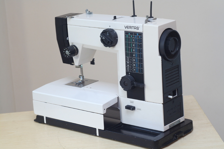 Швейная машина Veritas 8014-4443 DDR 1982 год Кожа - вес 13,4 кг., фото №5