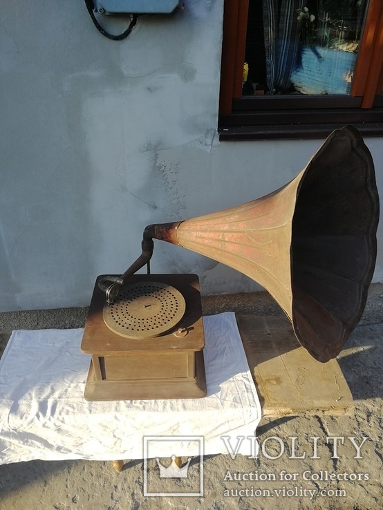 Грамофон на реставрацию (Швейцария Swiss made)