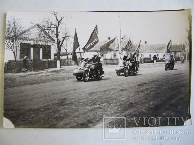 Фото Спортивная колона на мотоциклах с. Софиевка 1976 год., фото №2