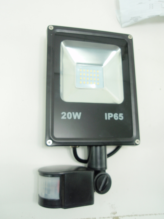 Прожектор LED с датчиком движения 20W, фото №2