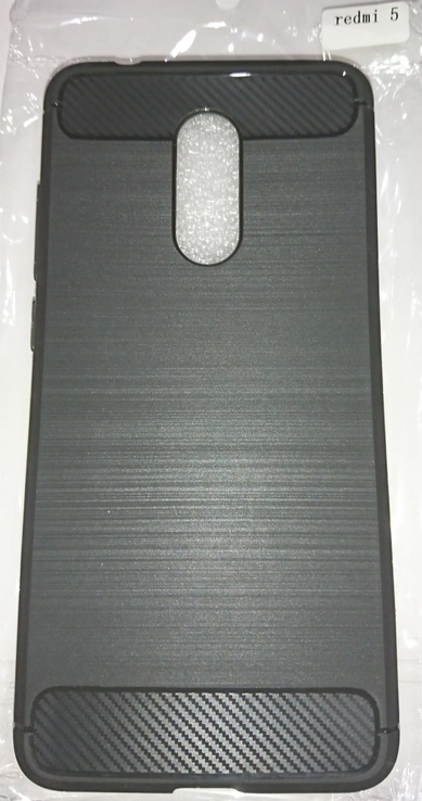 Бампер (чехол) Xiaomi Redmi 5 (темно-серый) с карбоновыми вставками