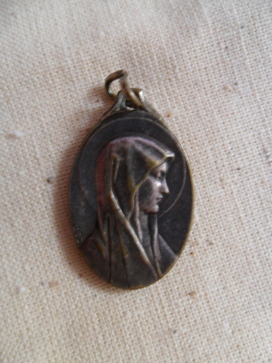 Чудесный медальон Девы Марии ., фото №2