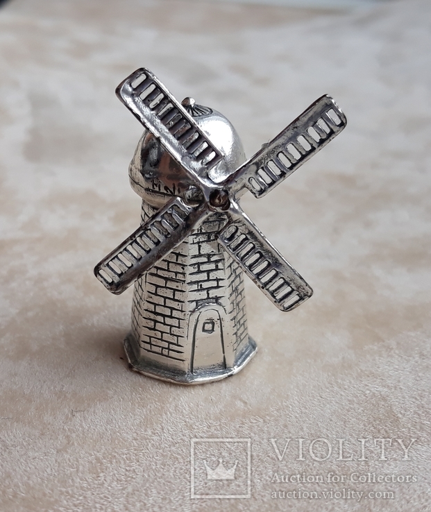 Серебряная миниатюра мельница