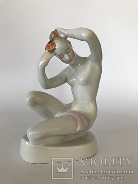 «Девушка с цветком» /мануфактура «Aquincum Budapest» / Венгрия, фото №2