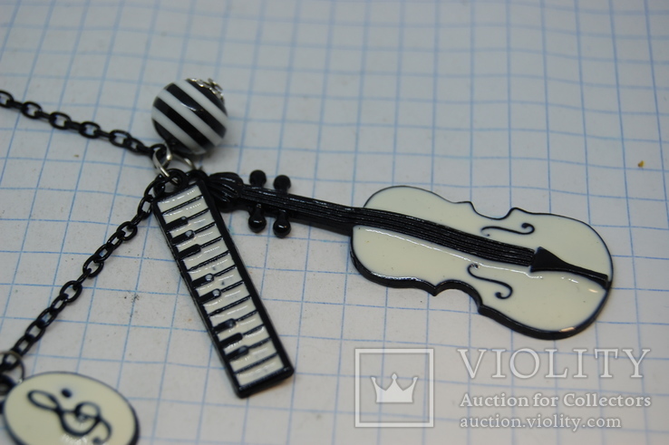 Кулон  Гитара, клавишные, скрипичный ключ. Музыка, фото №3