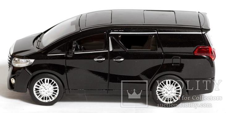 1:24 Автопром Toyota Alphard, фото №9