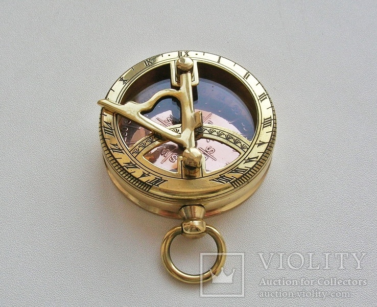 Карманный латунный компас с солнечными часами. Новый. Копия, фото №2