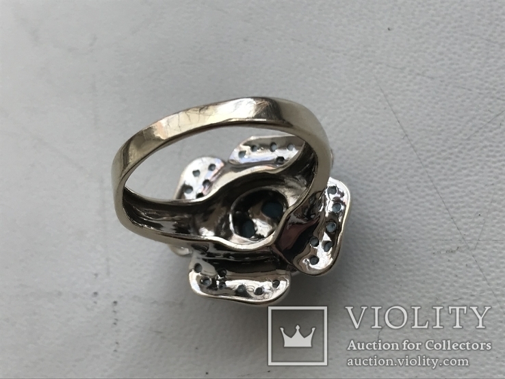 Женское золотое кольцо с бриллиантами и топазами, фото №5