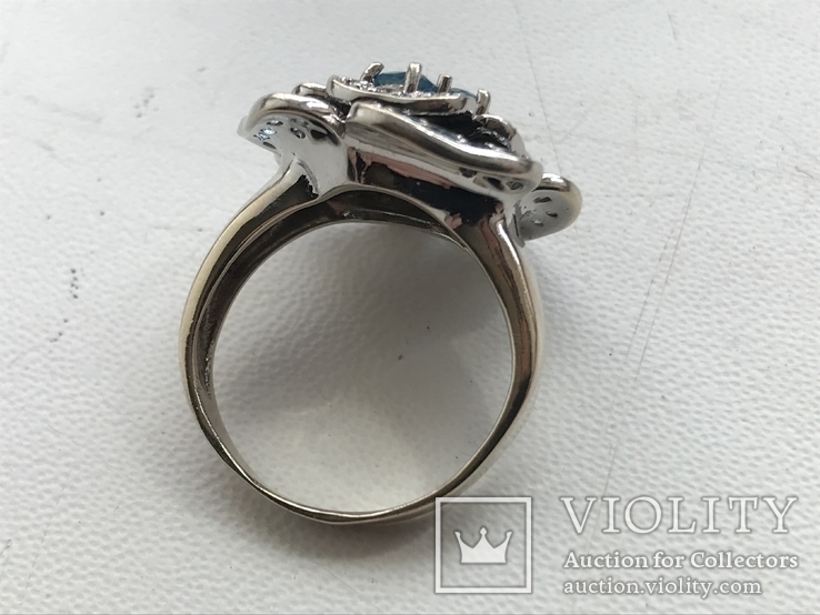 Женское золотое кольцо с бриллиантами и топазами, фото №6