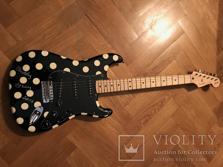 Buddy Guy signed Fender Startocaster Polka Dot, фото №2