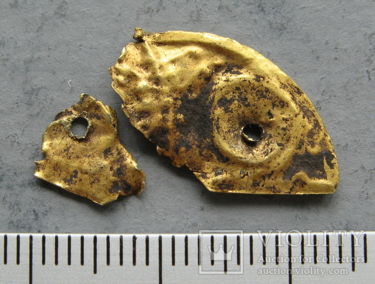 Часть серебрянной фибулы с золотой накладкой., фото №5